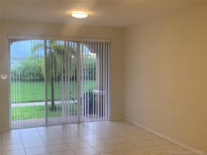 6440 NW 114th Ave-Unit -408 in Doral, FL - Foto de edificio - Building Photo