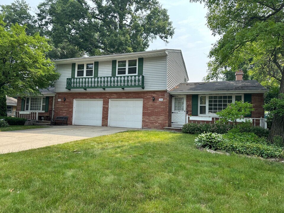 1439-1441-1441 Springdale Ln in Green Bay, WI - Building Photo