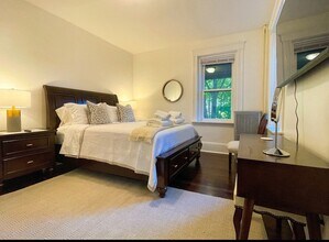 1870 Commonwealth Ave, Unit 8 in Boston, MA - Building Photo - Building Photo