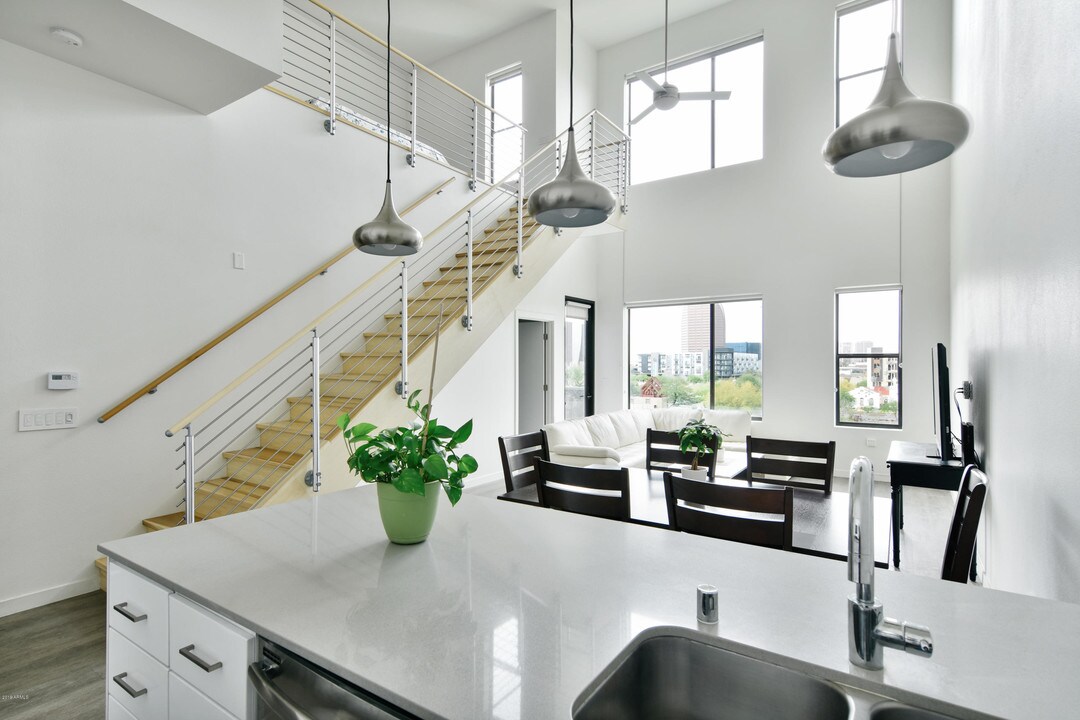 1130 N 2nd St-Unit -401 in Phoenix, AZ - Building Photo