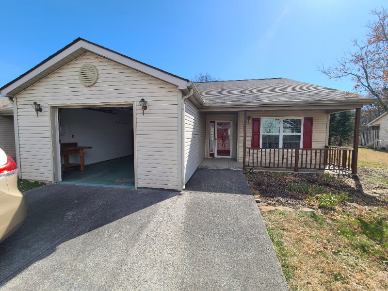 10316 Fantasy Way in Knoxville, TN - Building Photo