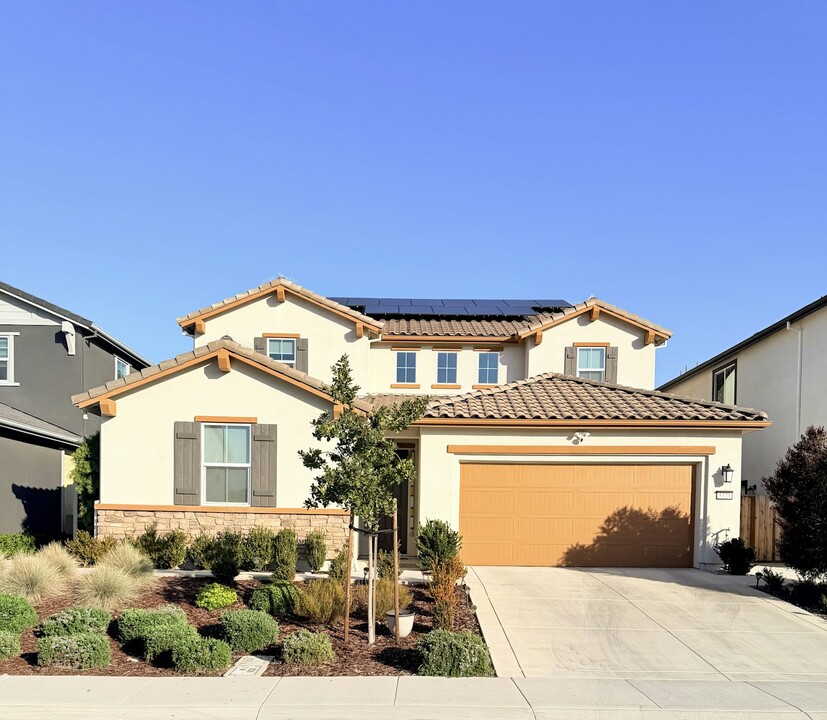 5329 Frisanco Wy in Antioch, CA - Building Photo