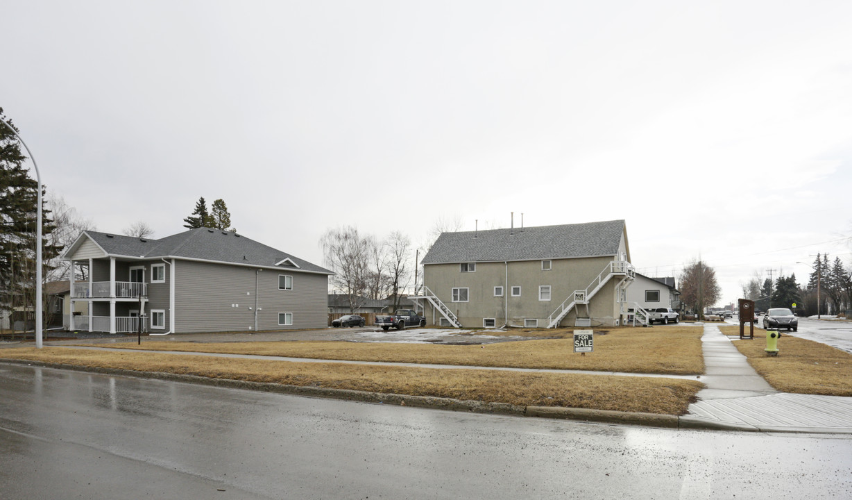 505 2nd St in Strathmore, AB - Building Photo