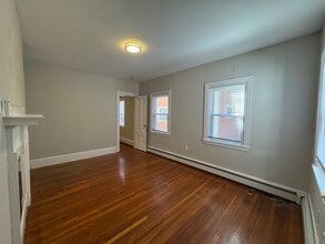 61 Dana St, Unit #8 in Cambridge, MA - Building Photo - Building Photo