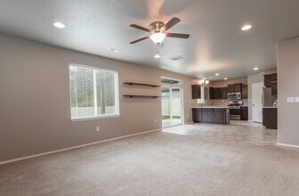 1403 N Rogue River St in Spokane, WA - Building Photo - Building Photo