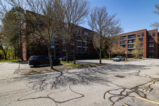 22 Railroad St in Andover, MA - Foto de edificio - Building Photo