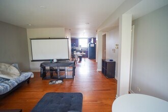 2634 W Glenlake Ave in Chicago, IL - Building Photo - Building Photo