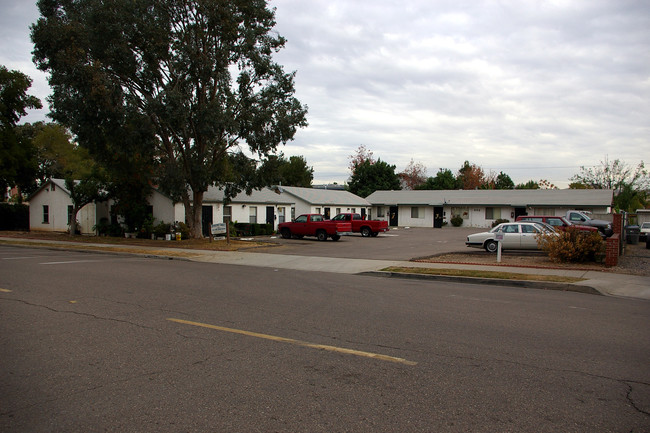 Prescott Court in El Cajon, CA - Building Photo - Building Photo