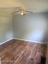 259 Lakeview Ct in Interlachen, FL - Building Photo - Building Photo