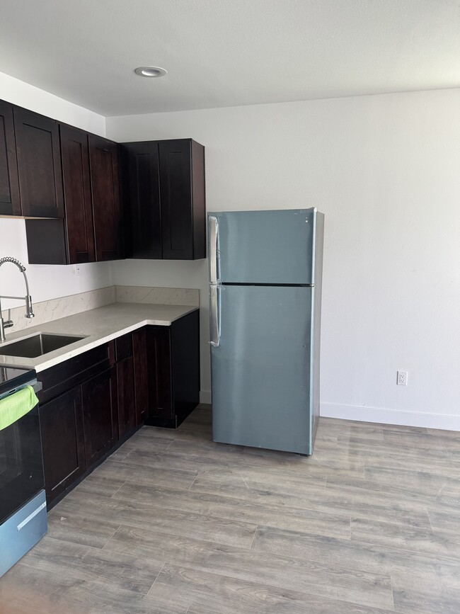 1487 Claremont Pl in Pomona, CA - Building Photo - Building Photo