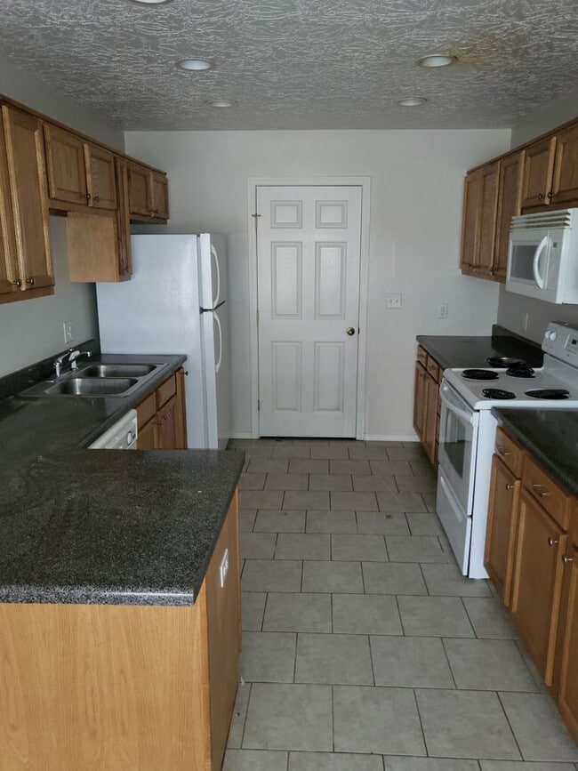 1817 M.L.K. Jr Blvd in Clovis, NM - Foto de edificio - Building Photo