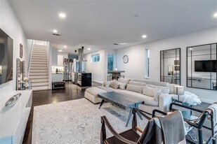 4210 Munger Ave in Dallas, TX - Building Photo