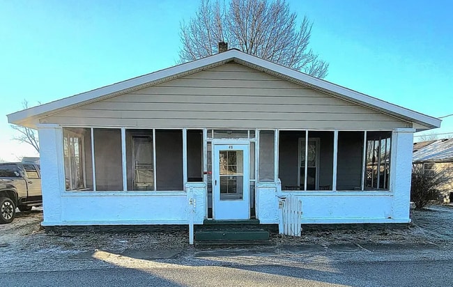 property at 415 SW 3rd St