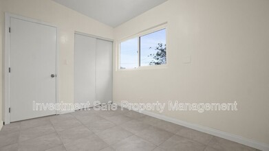 3754 Riviera Dr in La Mesa, CA - Building Photo - Building Photo