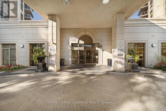 700 Humberwood Blvd in Toronto, ON - Building Photo - Building Photo