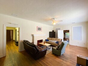 1714 NW 3rd Pl in Gainesville, FL - Building Photo - Building Photo