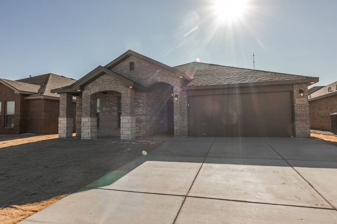 2706 Viola Ave in Lubbock, TX - Building Photo