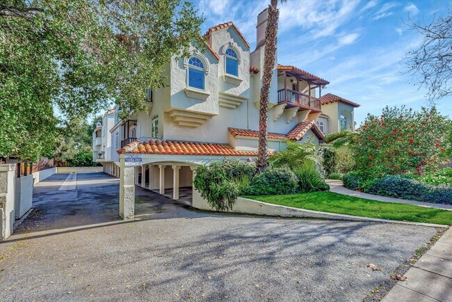 1235 Alma St in Palo Alto, CA - Building Photo - Building Photo