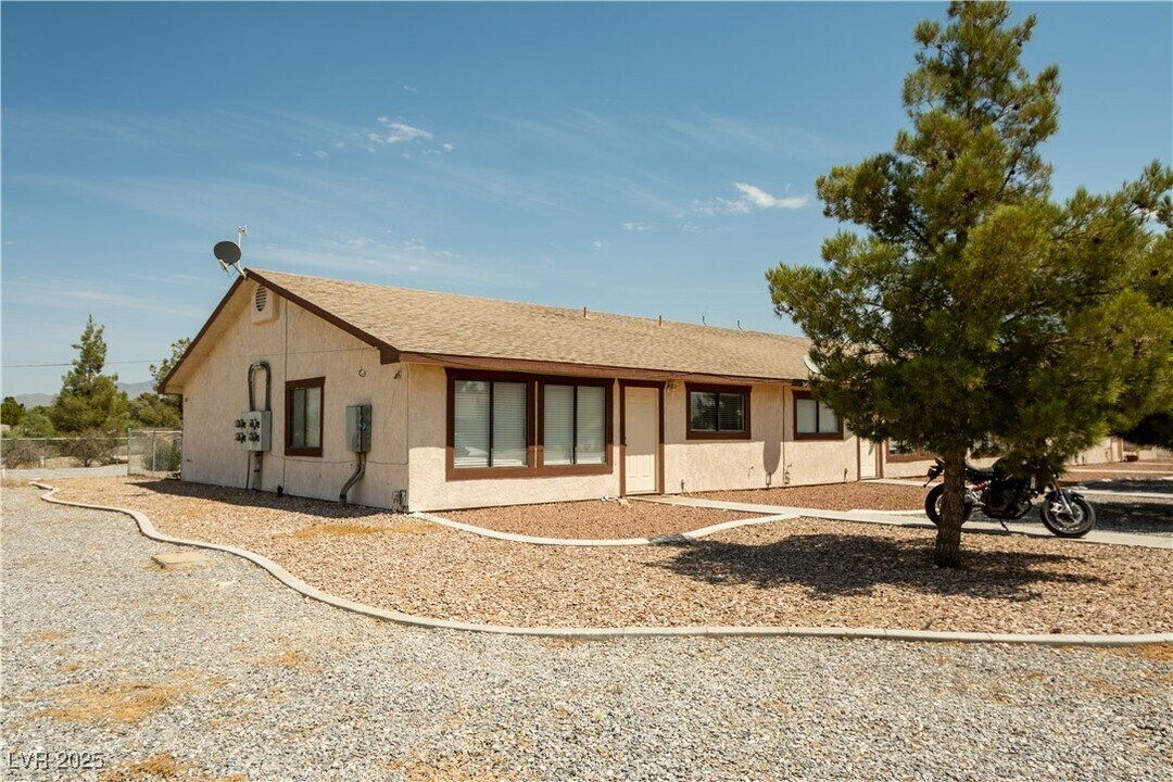 2120 McMurray Dr in Pahrump, NV - Building Photo