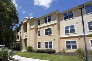 Grande Oaks Apartments