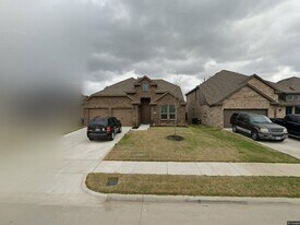 634 Pinehurst Rd in Red Oak, TX - Building Photo