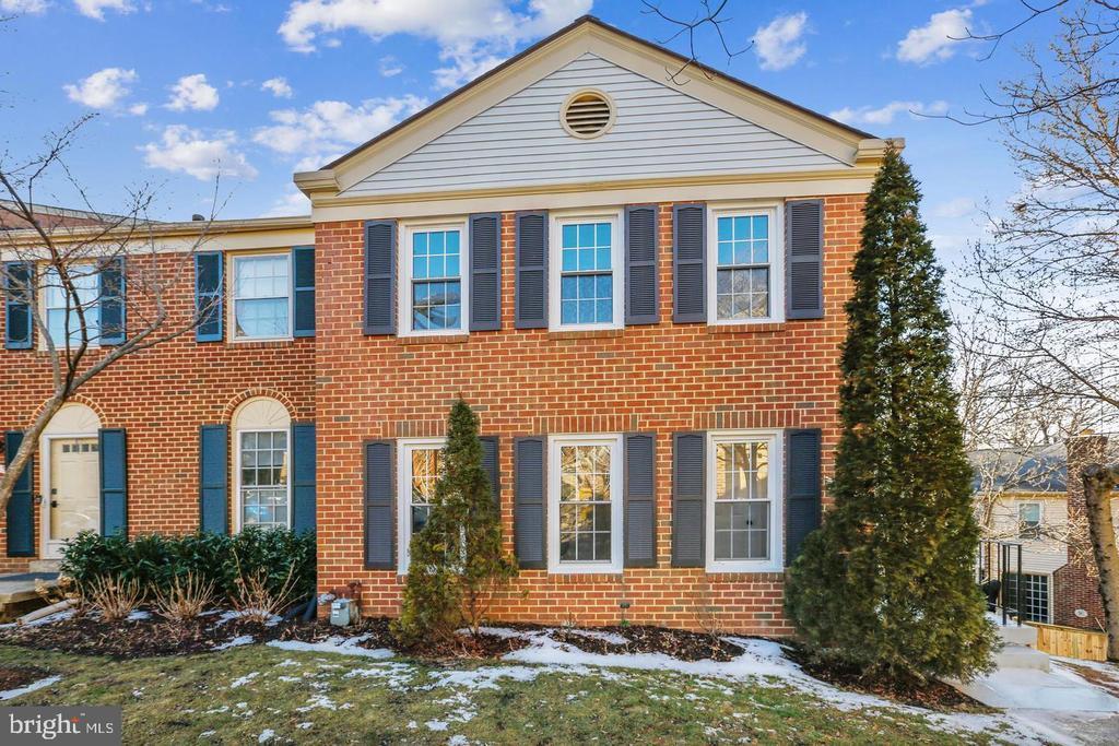 22 Shagbark Ct in Rockville, MD - Building Photo
