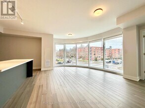 2525 Bathurst St in Toronto, ON - Building Photo - Building Photo