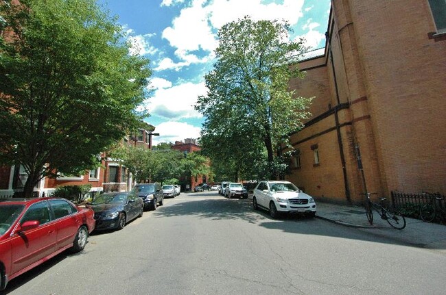 58 Gainsborough St, Unit 6 in Boston, MA - Foto de edificio - Building Photo