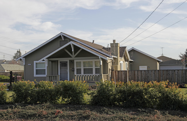 Bartlett Square in Hayward, CA - Building Photo - Building Photo