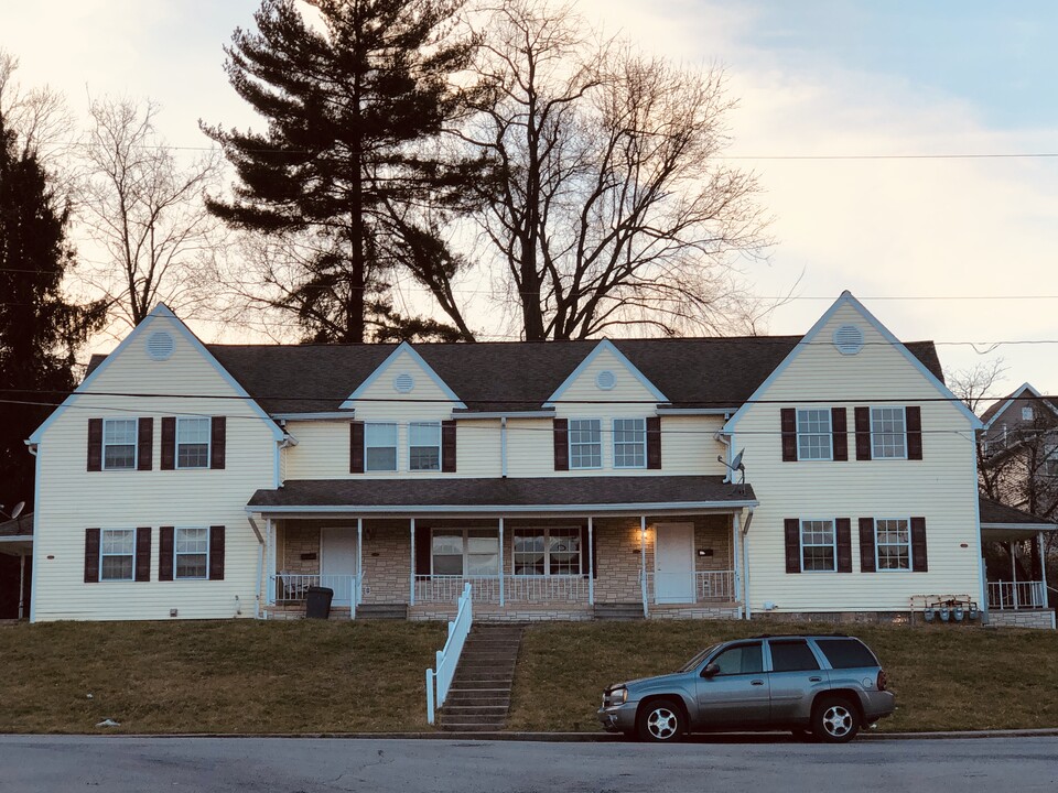 1105 Chamberlain Ave, Unit 1105 in Fairmont, WV - Foto de edificio