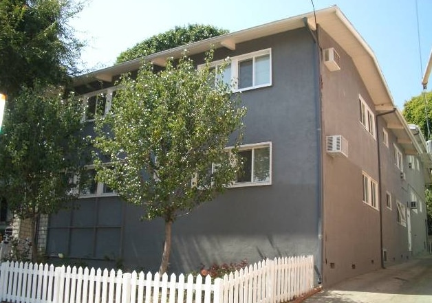 9017 Harratt St in West Hollywood, CA - Building Photo