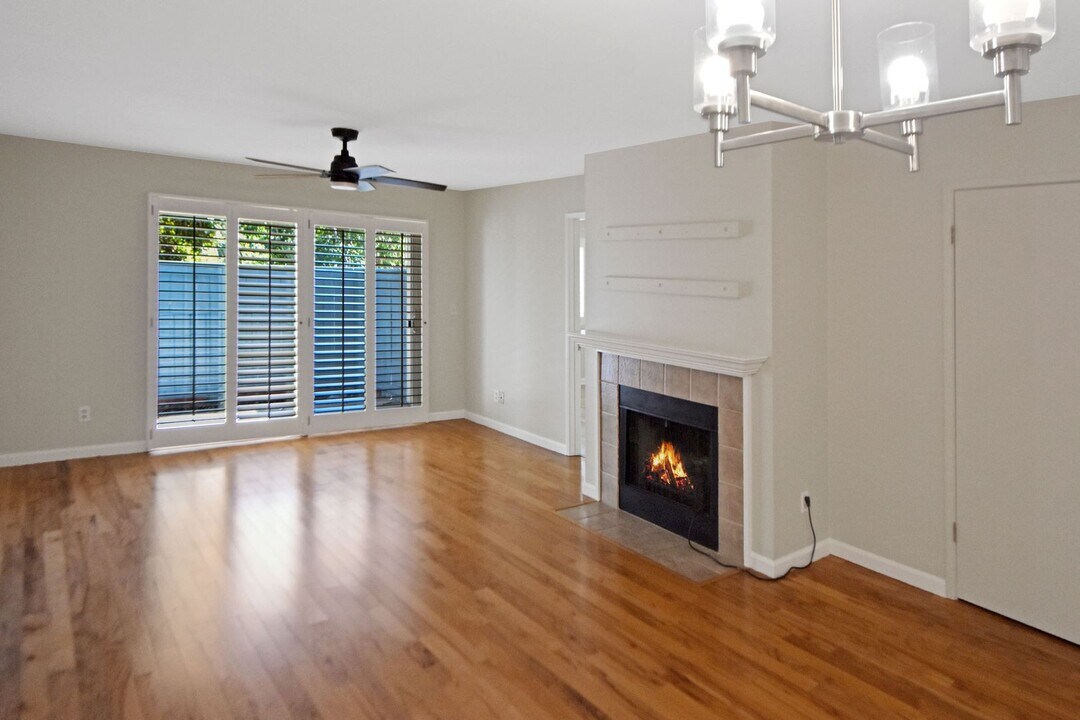 116 Chatham Ct in Pacheco, CA - Building Photo