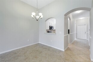 14165 Winchester Ct in Naples, FL - Building Photo