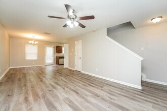 1223 To Lani Path in Stone Mountain, GA - Foto de edificio - Building Photo