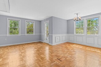 6611 E Wakefield Dr in Alexandria, VA - Foto de edificio - Building Photo