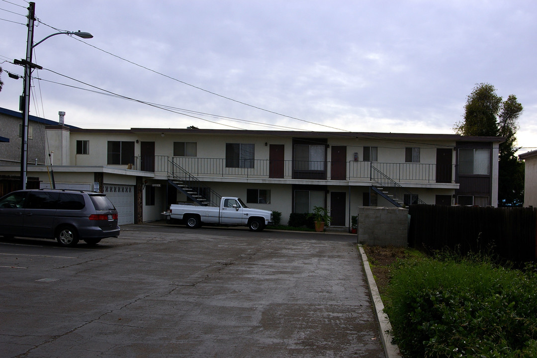 Shady Lane in Chula Vista, CA - Foto de edificio