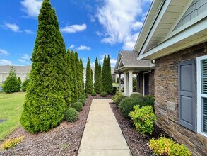 57 NW Moore Farm Cir in Huntsville, AL - Building Photo - Building Photo