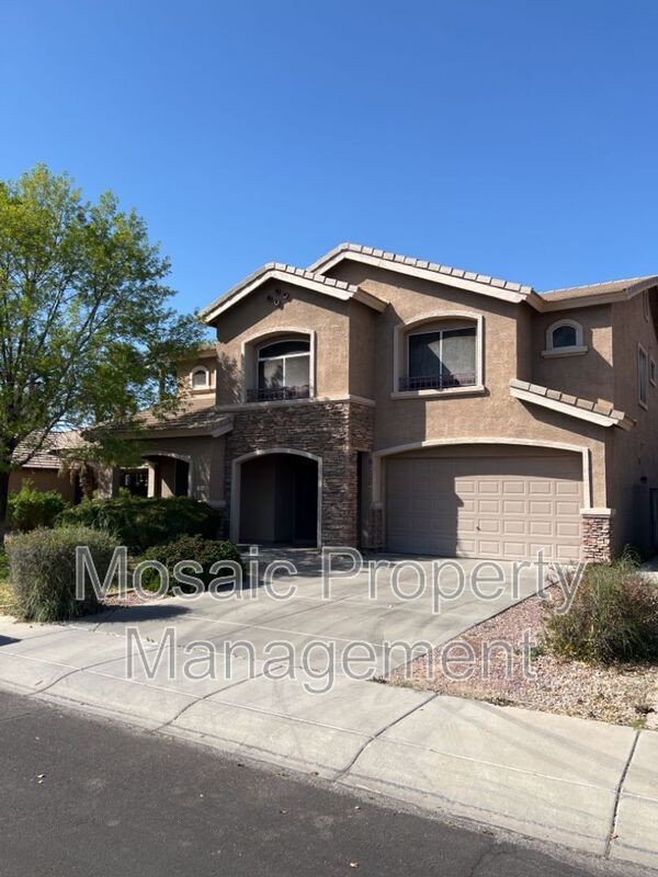 property at 3938 E Remington Dr