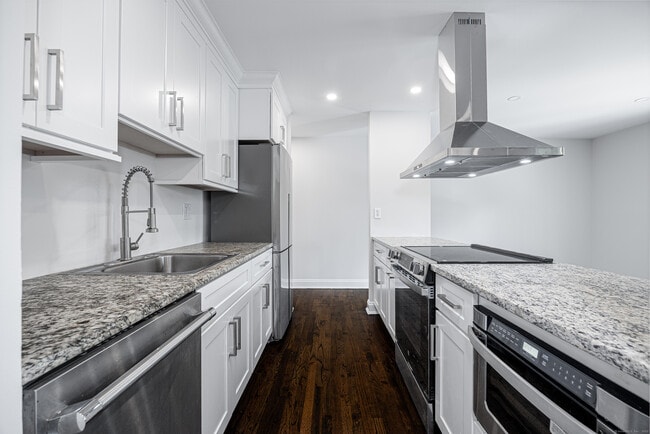 property at 516 Vincelette St