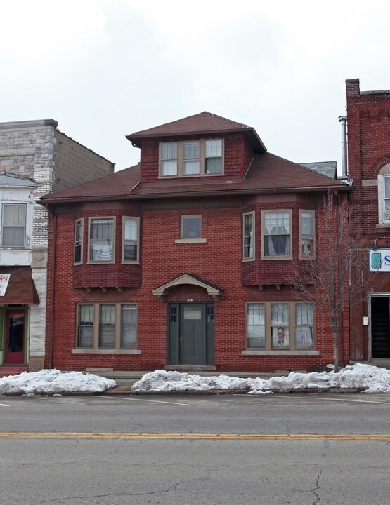 218 S Main St in Bellefontaine, OH - Building Photo