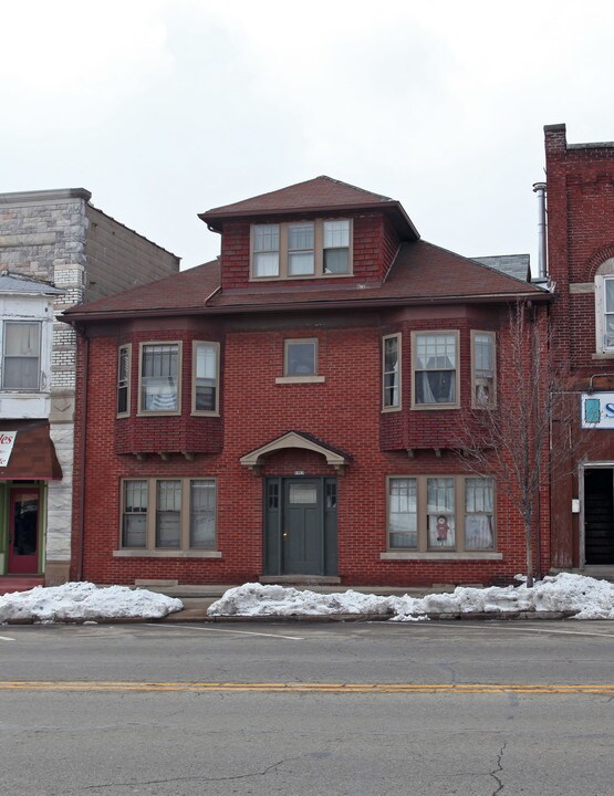 218 S Main St in Bellefontaine, OH - Foto de edificio