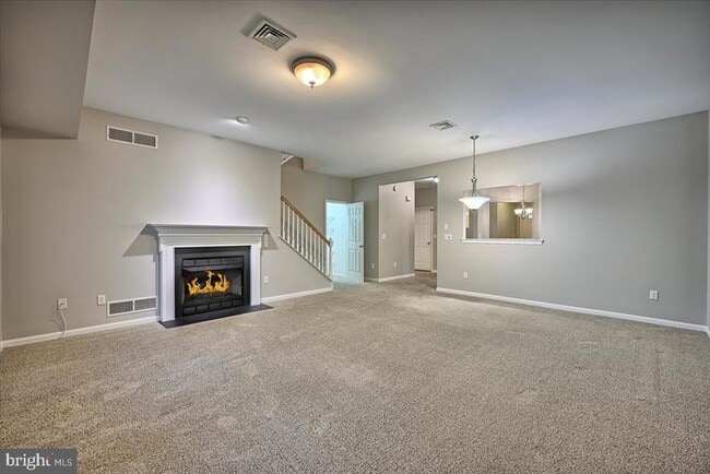 property at 2086 Deer Run Dr