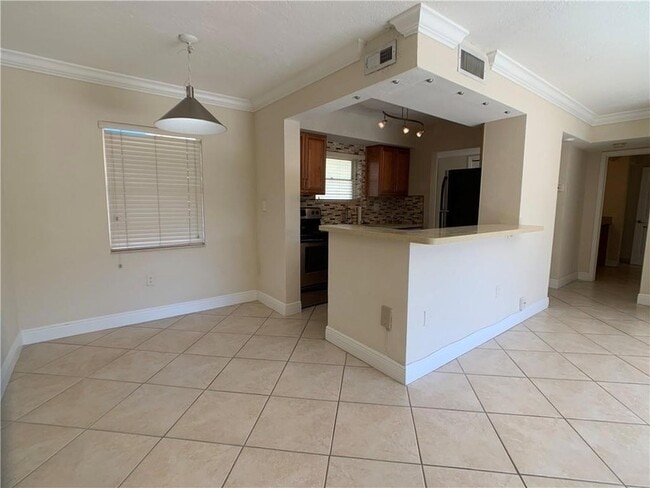 8601 SW 94th St, Unit 201W in Miami, FL - Building Photo - Building Photo