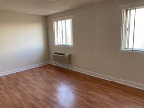 120 Huntington Turnpike-Unit -301 in Bridgeport, CT - Building Photo - Building Photo