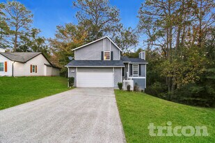 2755 Wildflower Ln SW in Snellville, GA - Building Photo