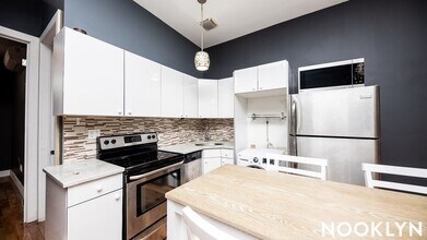 68 Halsey St, Unit 2 in Brooklyn, NY - Foto de edificio - Building Photo