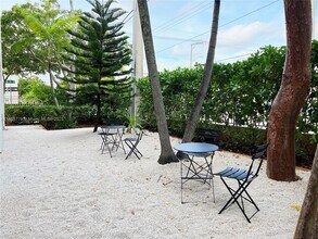 717 SW 11th Ave in Miami, FL - Building Photo - Building Photo