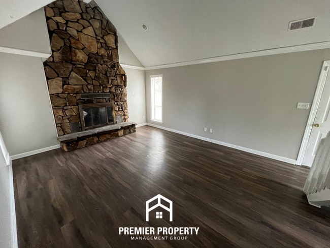 3379 Spring Shadow Dr in Memphis, TN - Building Photo - Building Photo