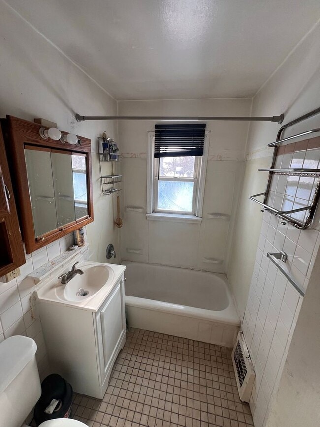 21490 Miller Ave in Euclid, OH - Building Photo - Building Photo