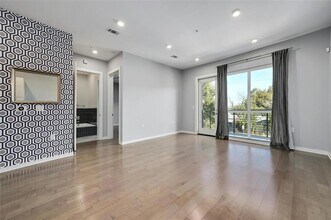 207 W Johanna St in Austin, TX - Building Photo - Building Photo